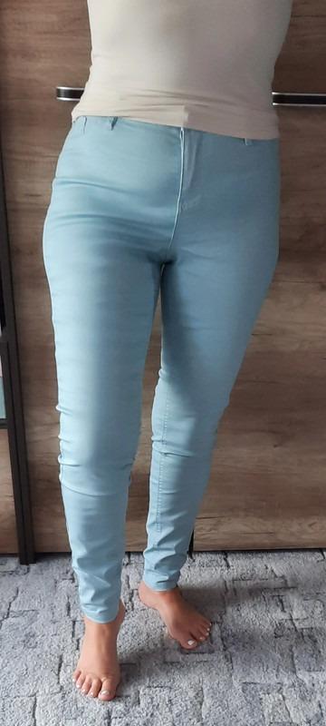 Tvarujúce lesklé džínsy S/M - Dámske oblečenie