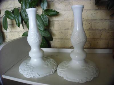 Dva krásné porcelánovcé svícny 26 cm značeno Rakouzsko , Jeden zdarma
