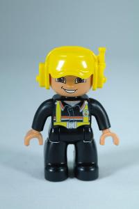 LEGO® DUPLO® figurka - muže - hasič - žlutá čepice se sluchátky