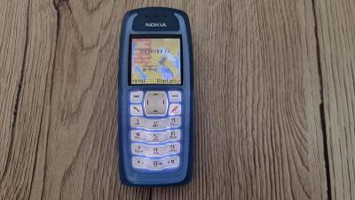 Nokia 3100, volný na všechny operátory, v češtině.
