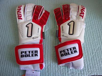 1 x Brankářské rukavice (9) - nové -  - Peter Bolek  - ligový brankář 