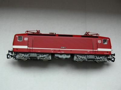 TT Elektrická lokomotiva BR143