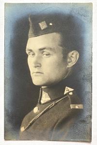 Fotografie Portrét vojáka, r.1921, atelier František Drtikol, 14x8,5cm