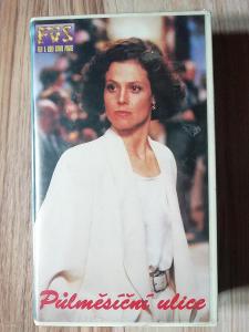 VHS - FVS : NOVÁ : S. WEAVER : PŮLMĚSÍČNÍ ULICE - 1986 - RARITA !!!