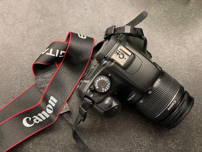 Canon EOS 1100D + EF 18-55mm