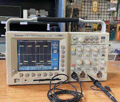 Tektronix TDS3032/52B digitální osciloskop  2x500MHz