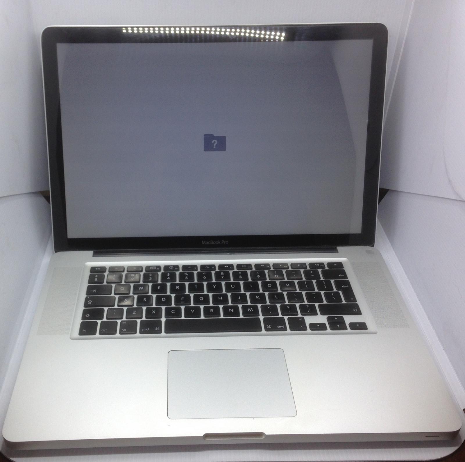 Macbook Pro 5,1 15” Core 2 Duo P8600 2,4 GHz/4GB/320GB GeForce 9400 - Počítače a hry