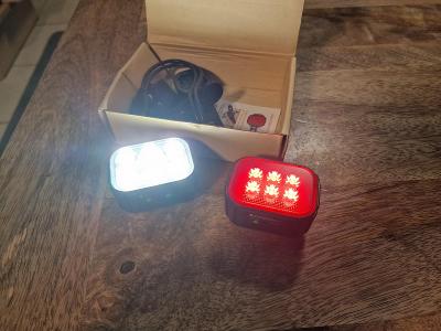Sada svetiel na bicykel USB-C dobíjacia malá, mini LED