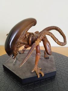 Vetřelec Dog Alien 3 sběratelská socha Mega Runner Xenomorph no Neca