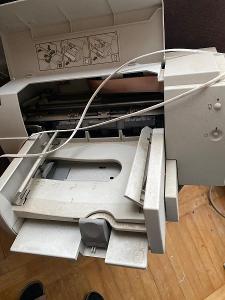Stará tiskárna Hewlett Packard