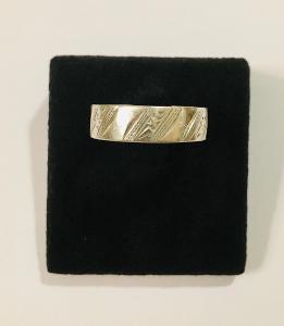Stříbrný prsten kruh, gravírováno, Ag 925/3,53 g, velikost 60