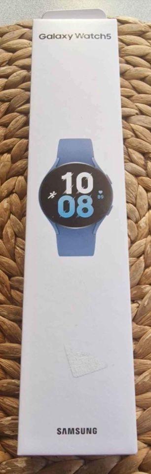 Samsung Galaxy Watch 5 44mm SM-R910 modré - Mobily a smart elektronika