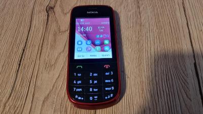 Nokia 203, plně funkční, v angličtině, volný na všechny oper.