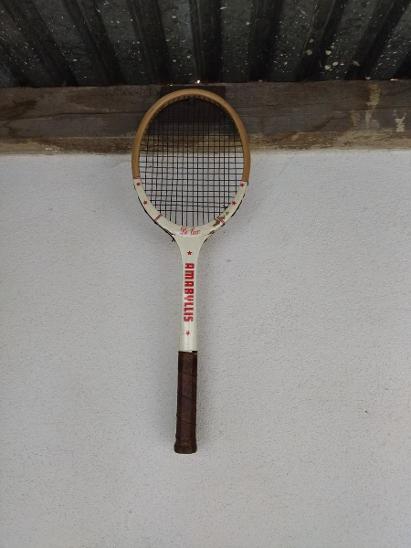 Tenisová raketa  - Vybavení na tenis, squash, badminton
