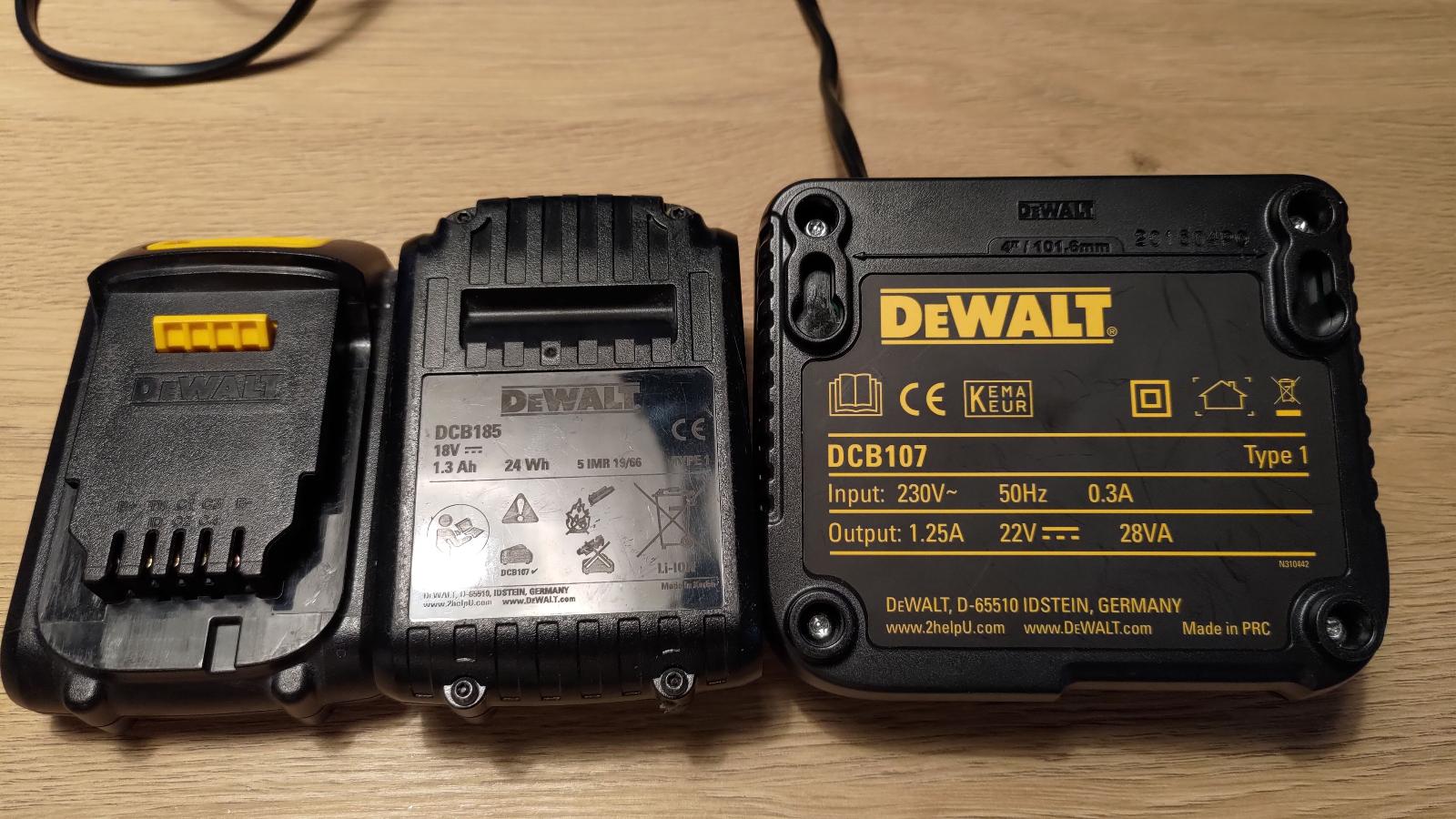 Dewalt nabíjačka + 2x batéria - Elektrické náradie