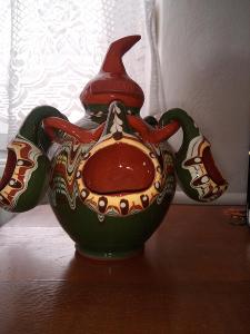 Dekorativní džbán na čaj