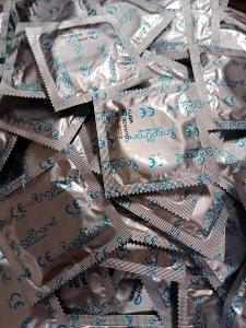 100ks kondomů 