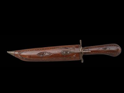 Starý zdobený kovový lovecký nůž s pochvou č.1  