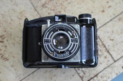 Fotoaparát Pionýr s původní brašnou