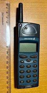 Ericsson A1018s,bez baterie a nabíječky,asi funkční