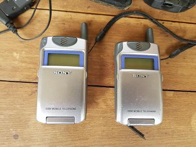 2x starý telefon SONY CMD-Z5 pro sběratele.