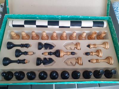 Staré dřevěné šachy