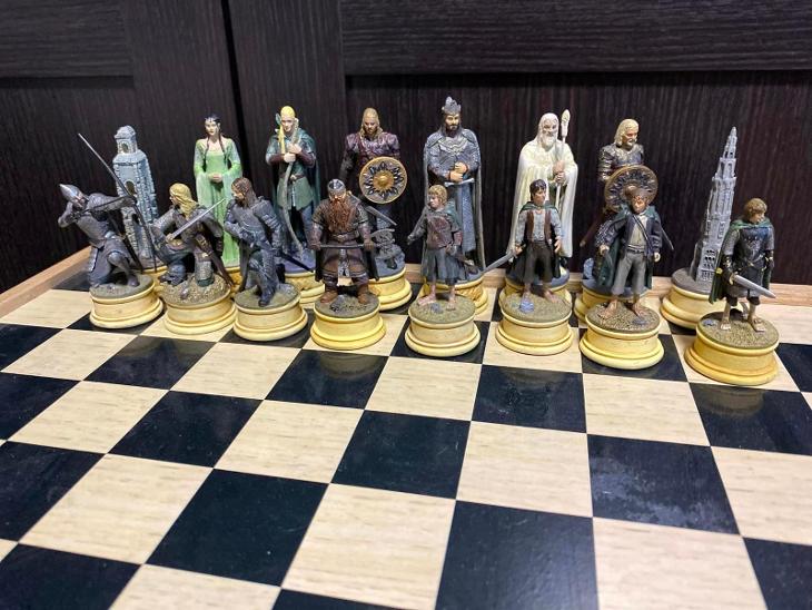 Pán prstenů šachové figurky - undefined
