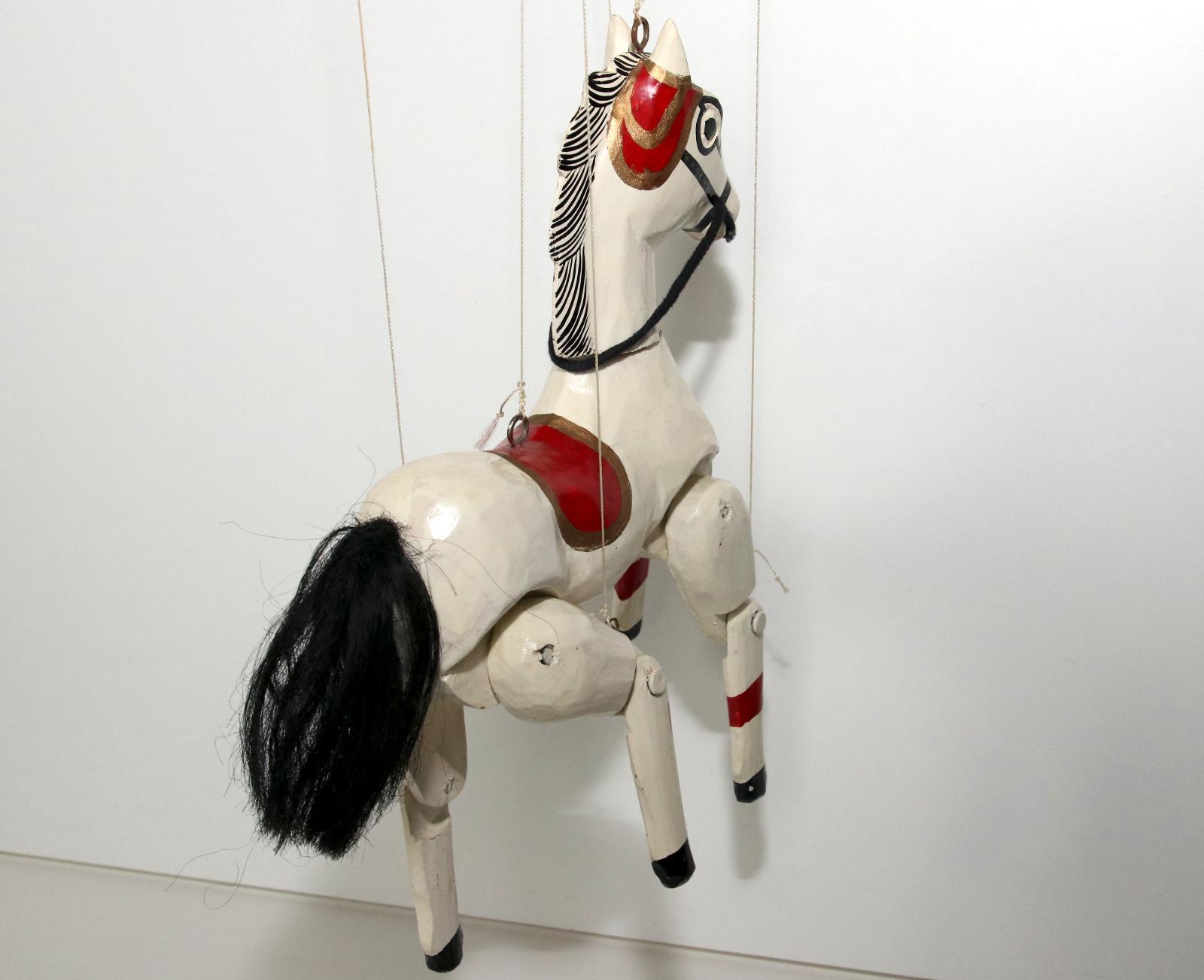 Dřevěná loutka koníka cca 60.-70. léta - koníček, kůň,loutkové divadlo - Děti