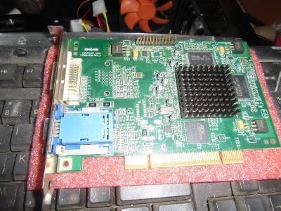 PCI Grafická karta Matrox G450, 32MB