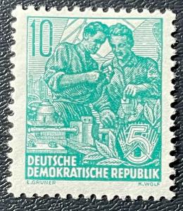 DDR 1953 - MI 409 **