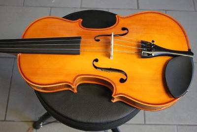 nová viola 40,5 cm za ani ne 2 tisíce +smyčec a kufr - SUPER CENA  !