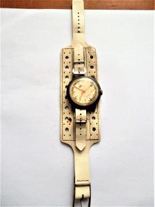 Náramkové hodinky Ruhla-*4-419