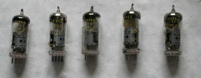Stará elektronka EF80, 5 ks, nevyzkoušená
