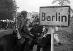 plechová ceduľa: Berlín 1945 - Vojenské zberateľské predmety