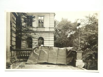 JAROMĚŘ, okr. Náchod - FOTO O. Šustil-kus spadlé plechové střechy 1929