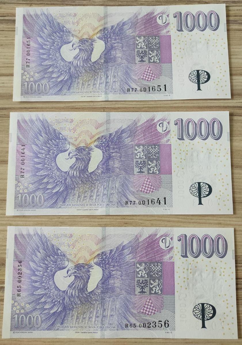 1000 s prítlačou ČNB (2023) - 1ks série R77 a R65 - Bankovky