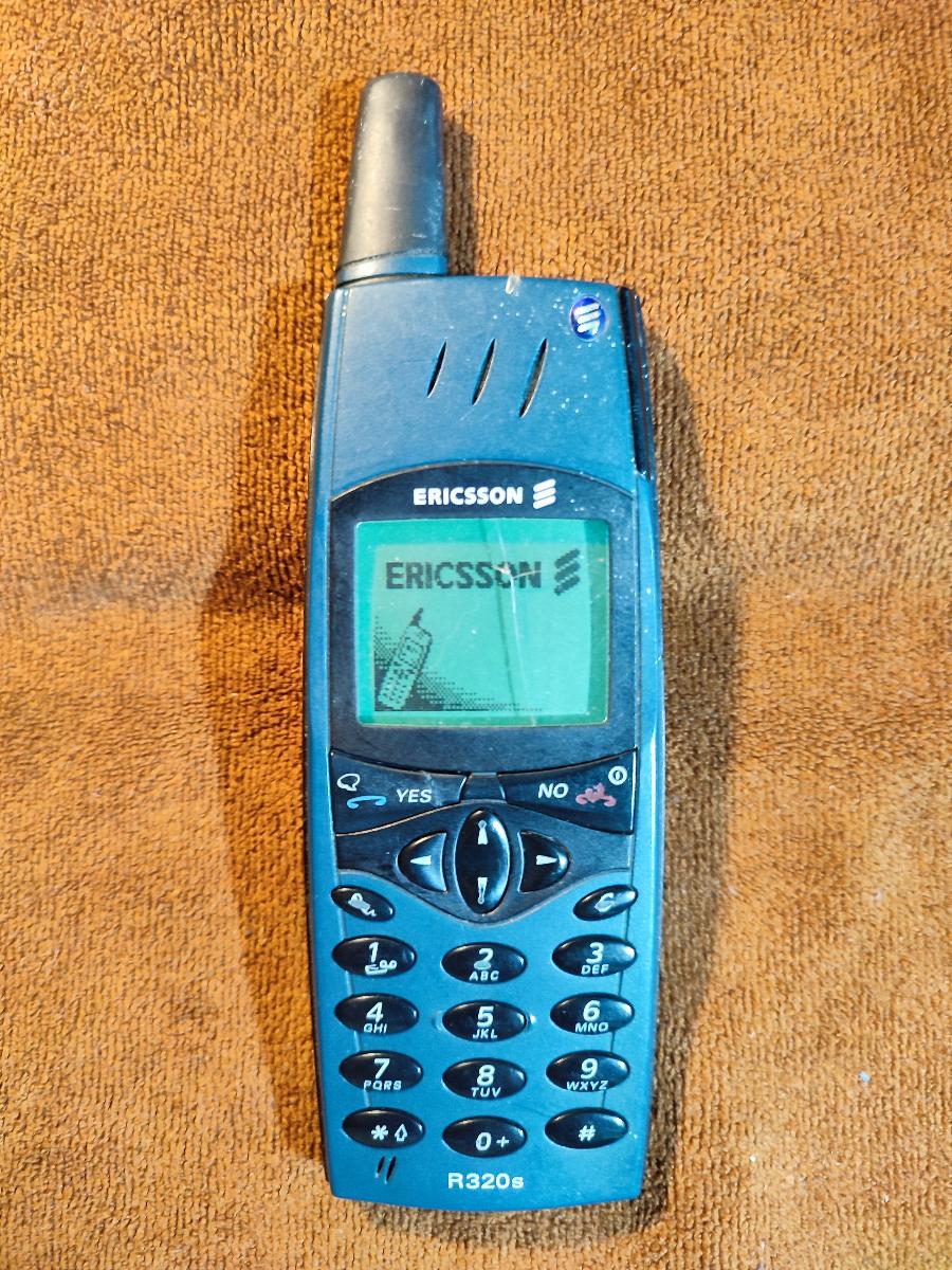 Ericsson R320s | Aukro