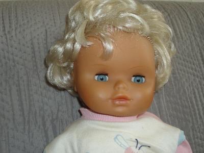 Starší panenka zn. Lissy Doll, 57 cm