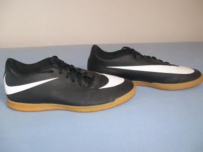 Sportovní obuv pánská  NIKE - č. 43 (sálovky)