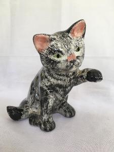 Kočka šedá, keramika 