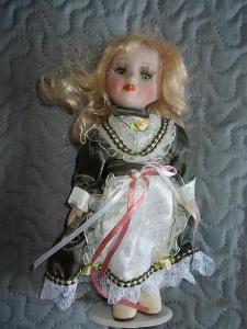 Porcelánová panenka -22cm
