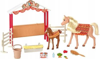 Mattel Mustang: Spirit of freedom malá stáj a kůň a hříbě GXF53