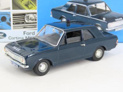 Ford Cortina MK II  Police Policie   Vanguards Lledo   1:43 B077