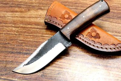 77/ Lovecky nůž. Nůž z vysoce uhlíkové oceli 1095. Bushcraft   