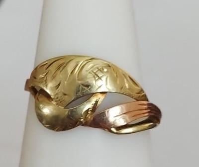 Zlatý prsten 2 druhy zlaty 2,07g ,ryzost 585/1000 , vel 59