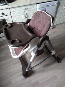 Dětská židlička s pultíkem
