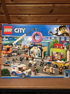 LEGO CITY Donut Shop Opening 60233, už vyradený set