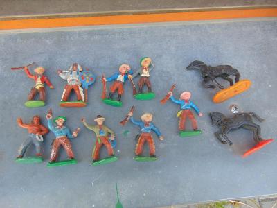 Figurky indiánií, kovbojové, koně celkem 11 kusů