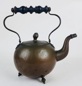 451 - Starožitná měděná konvička na čaj, patina, R.U.