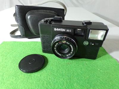 Dobový kompaktní fotoaparát na kinofilm - ELIKON 35C.